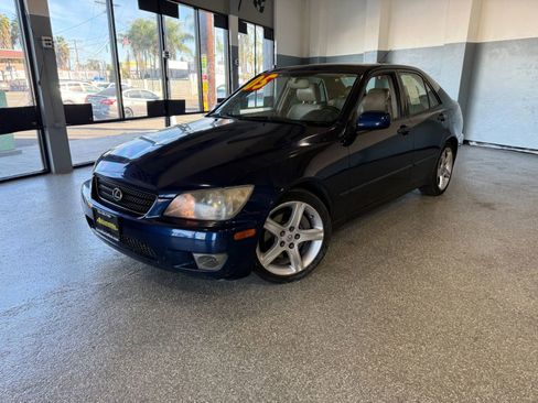 Used 2005 Lexus IS 300 RWD image 3