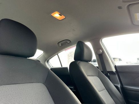 Used 2018 Kia Forte LX image 17