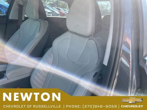 Used 2023 Hyundai Elantra Limited FWD image 5