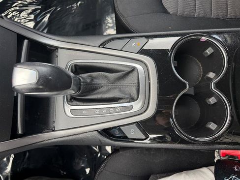 Used 2017 Ford Edge SE image 31