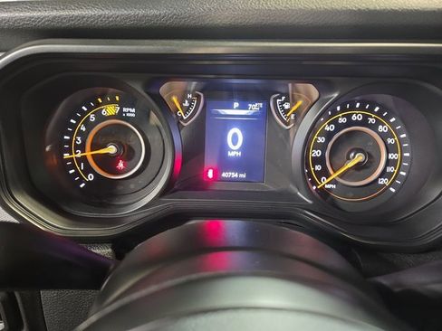 Used 2024 Jeep Wrangler Sport S image 21