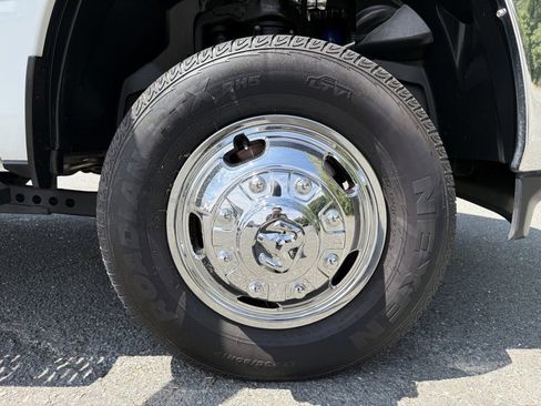 Used 2024 RAM 3500 Tradesman w/ Chrome Appearance Group image 16