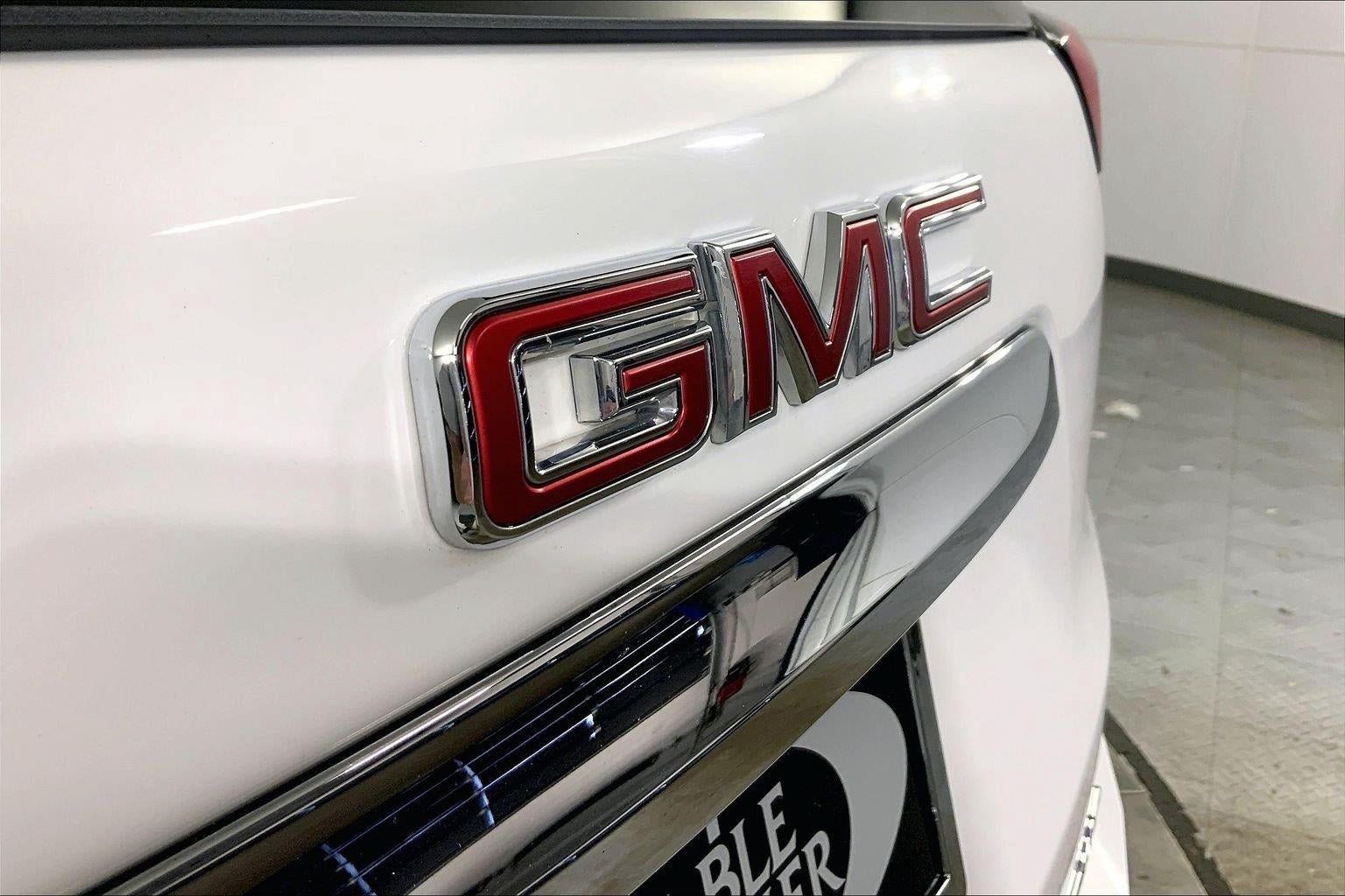 Used 2024 GMC Terrain SLT AWD/4WD image 30