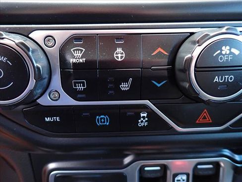 Used 2023 Jeep Wrangler Unlimited Sahara w/ Cold Weather Group AWD/4WD image 20