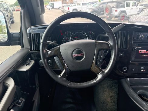 Used 2017 GMC Savana 2500 Extended RWD image 18