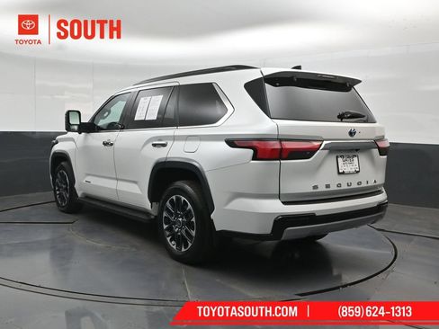 Used 2023 Toyota Sequoia Limited w/ Tow Technology Package AWD/4WD image 8