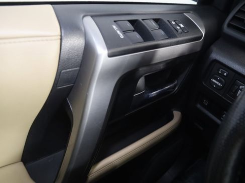 Used 2024 Toyota 4Runner SR5 Premium image 31