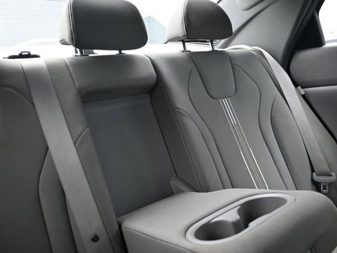 Used 2024 Hyundai Elantra SEL w/ Convenience Package FWD image 18