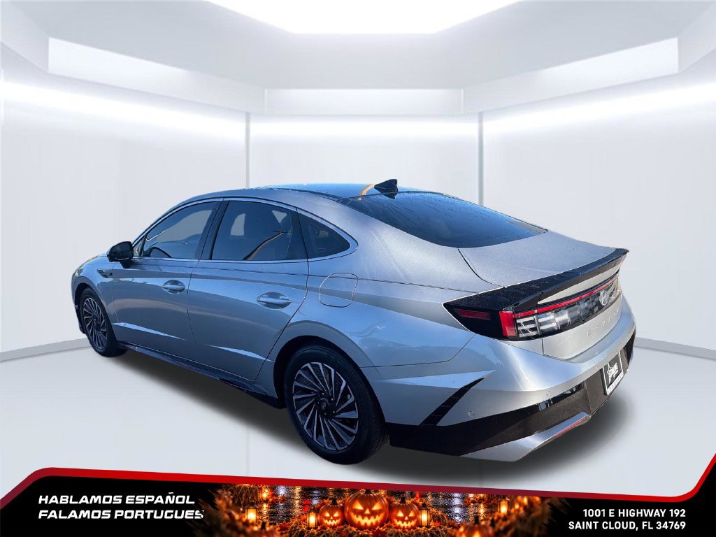 Used 2025 Hyundai Sonata Limited FWD image 3