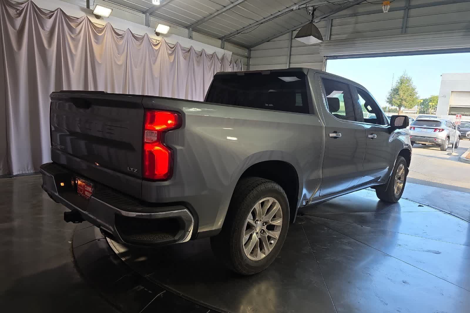 Used 2019 Chevrolet Silverado 1500 LTZ AWD/4WD image 3