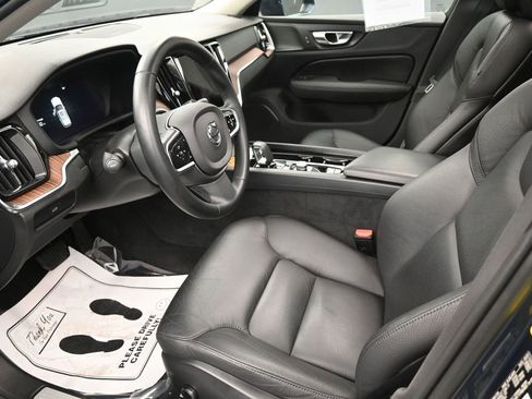 Used 2023 Volvo V60 B5 Cross Country Plus w/ Climate Package image 24