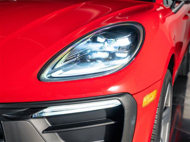 Used 2025 Porsche Macan Turbo AWD/4WD image 12