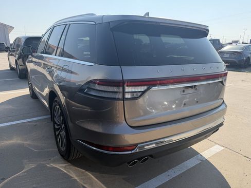 Used 2020 Lincoln Aviator Reserve w/ Equipment Group 201A RWD image 2