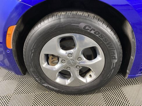 Used 2018 Chrysler Pacifica Limited w/ Advanced Safetytec Group image 13