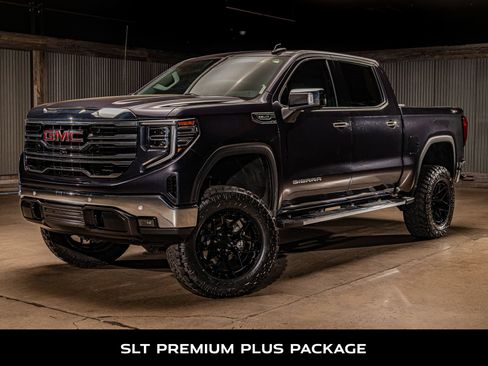 Used 2022 GMC Sierra 1500 SLT w/ SLT Premium Plus Package AWD/4WD image 5