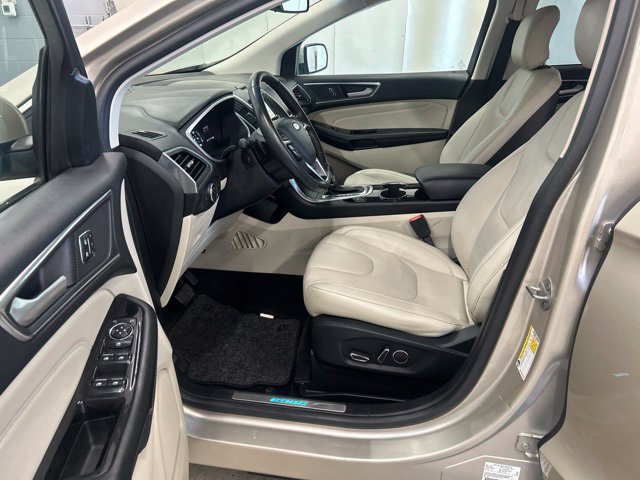 Used 2017 Ford Edge Titanium w/ Equipment Group 301A AWD/4WD image 11