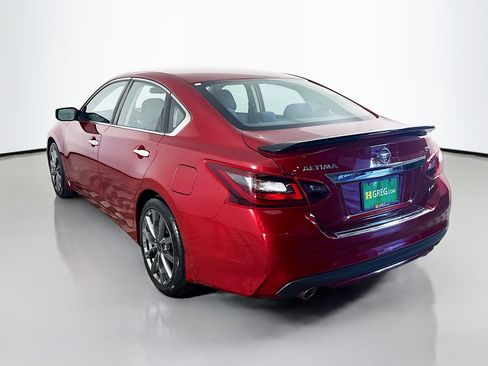 Used 2017 Nissan Altima 2.5 SR w/ Midnight Edition Package image 7