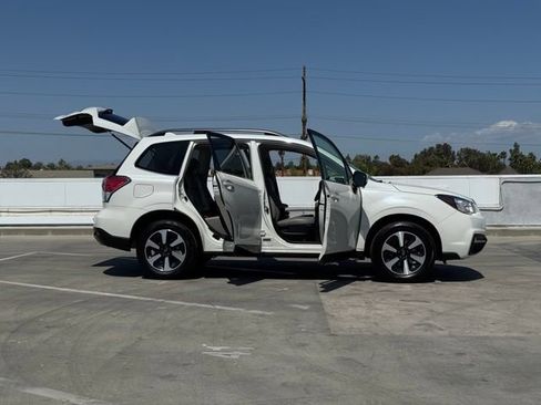 Used 2017 Subaru Forester 2.5i Limited w/ Popular Package #2 AWD/4WD image 30