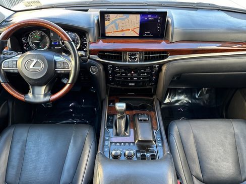 Used 2017 Lexus LX 570 4WD image 3