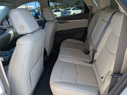 Certified 2022 Cadillac XT5 Premium Luxury image 12