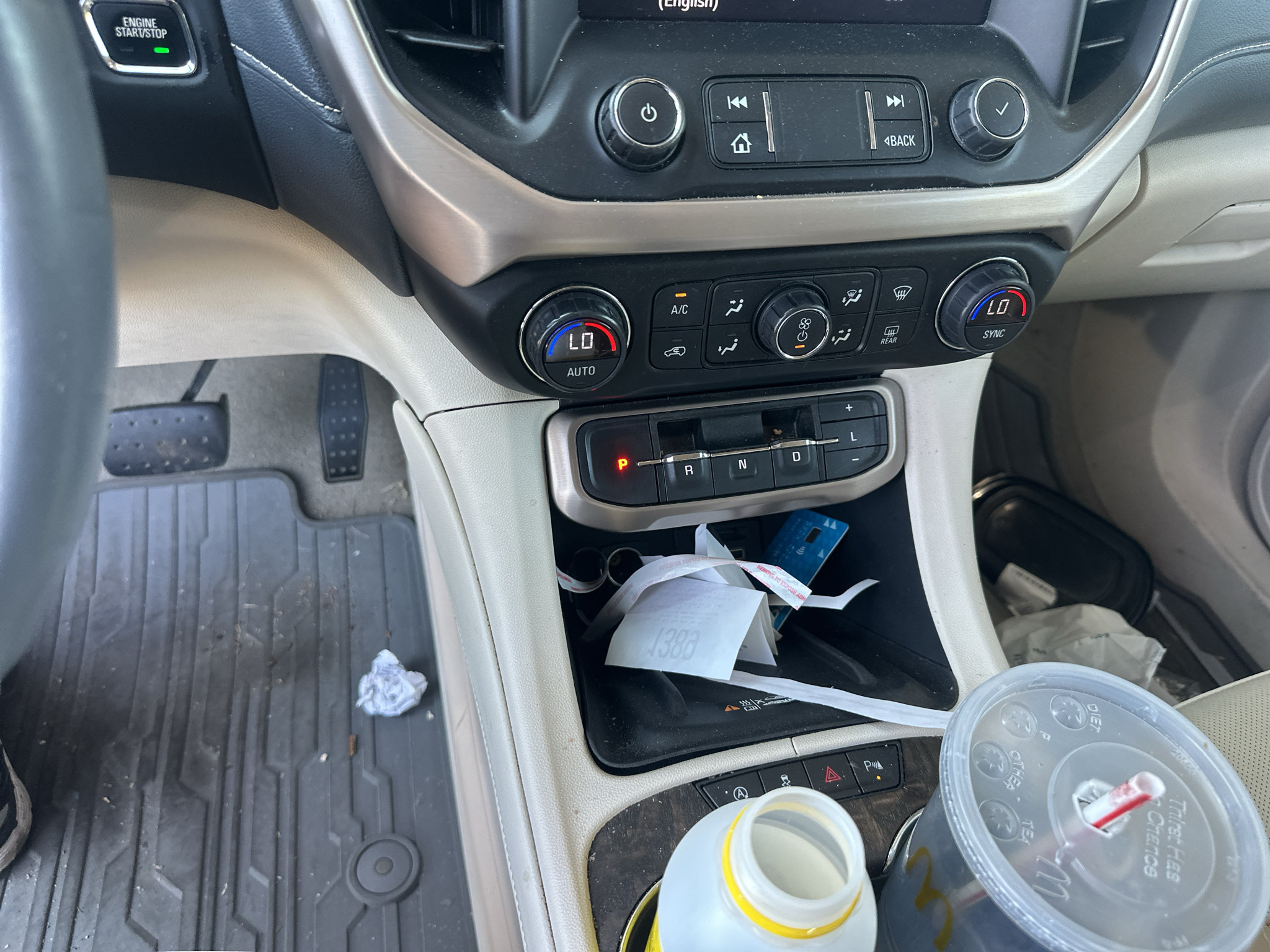 Used 2020 GMC Acadia Denali w/ Technology Package FWD image 12