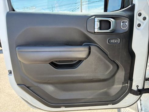 Used 2018 Jeep Wrangler Unlimited Sport S AWD/4WD image 26