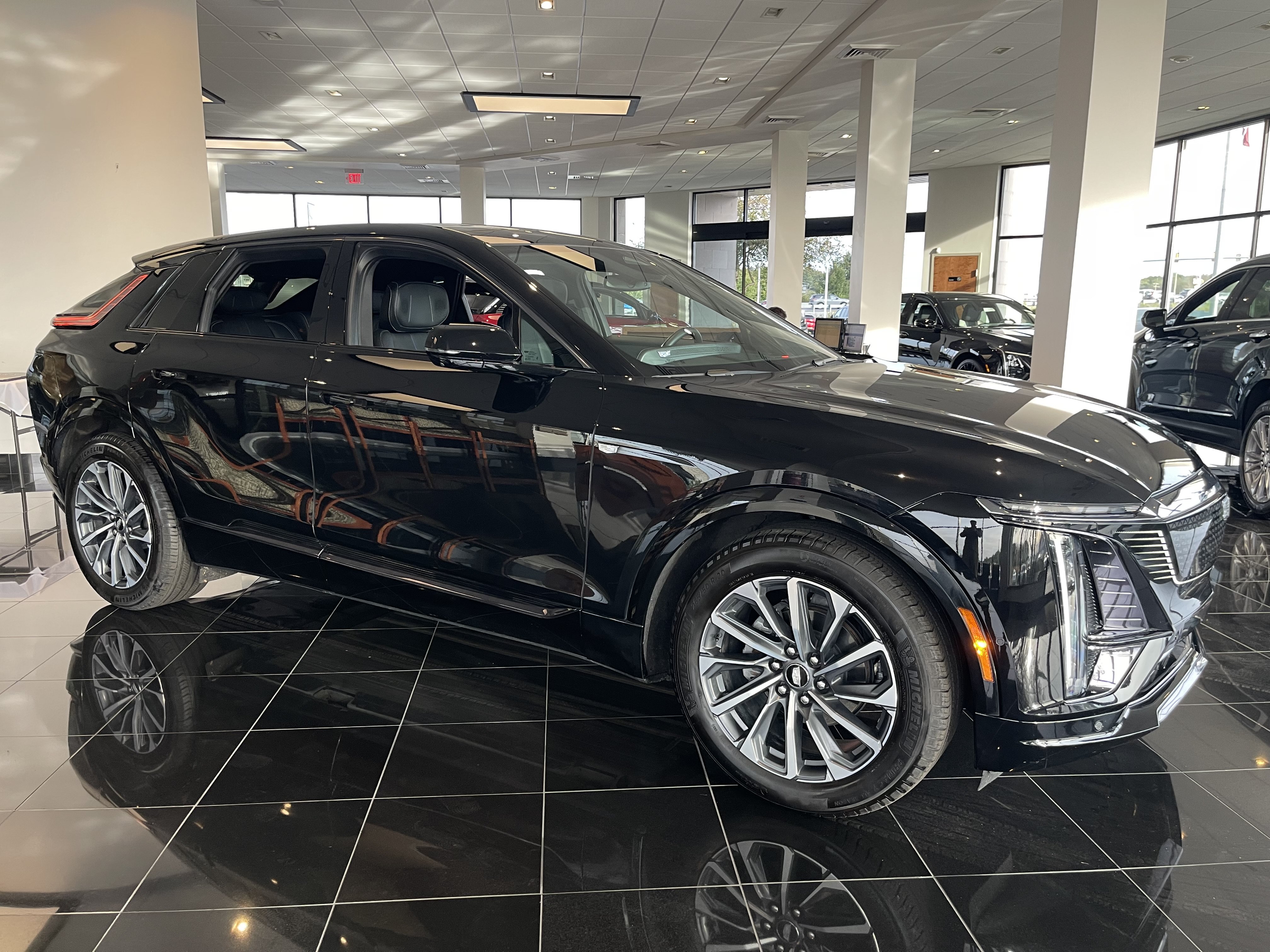 Certified 2024 Cadillac Lyriq Sport AWD/4WD image 8