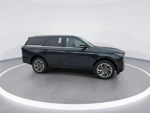 New 2025 Lincoln Navigator Reserve image 9