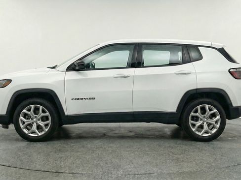 Used 2025 Jeep Compass Latitude image 5
