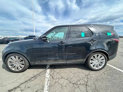 Used 2017 Land Rover Discovery First Edition AWD/4WD image 5