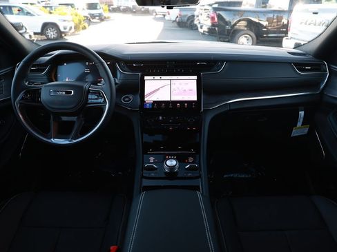 New 2025 Jeep Grand Cherokee Overland image 22