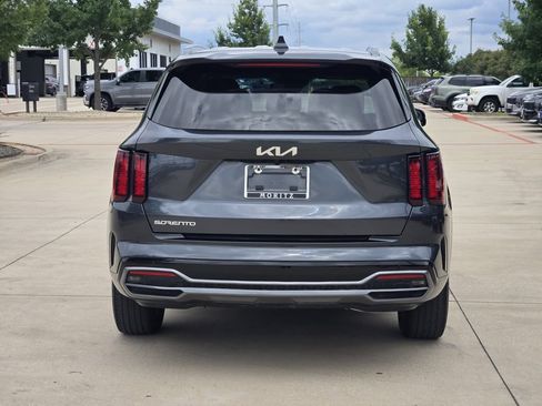 Certified 2023 Kia Sorento S FWD image 13