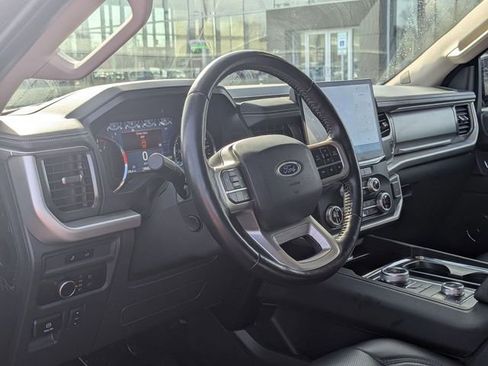 Used 2024 Ford Expedition XLT image 10
