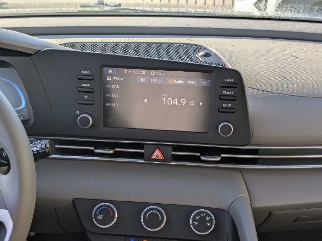 Used 2026 Hyundai Elantra SE FWD image 18