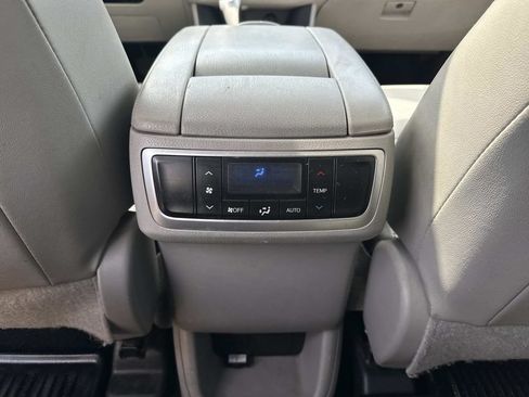 Used 2016 Toyota Highlander Limited w/ Driver Technology Package AWD/4WD image 15