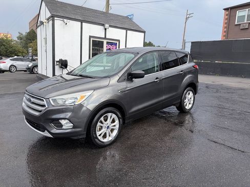 Used 2017 Ford Escape SE AWD/4WD image 1
