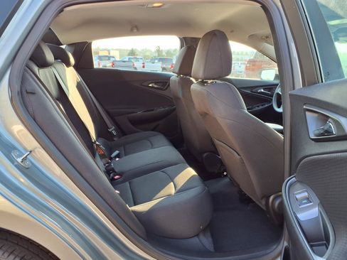 Used 2025 Chevrolet Malibu LS FWD image 22