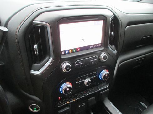 Certified 2021 GMC Sierra 2500 AT4 w/ AT4 Premium Plus Package image 30
