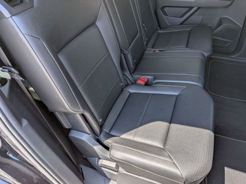 Used 2023 Volkswagen Atlas SE AWD/4WD image 28