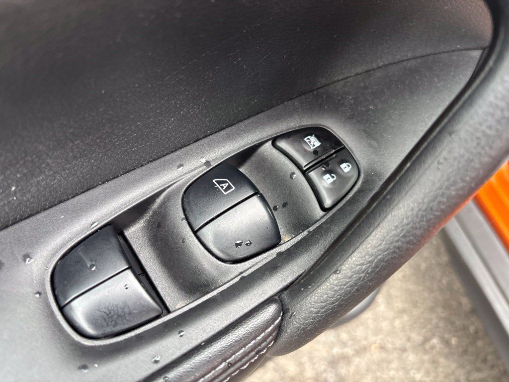 Used 2020 Nissan Rogue SV AWD/4WD image 18