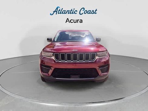 Used 2023 Jeep Grand Cherokee Laredo RWD image 3