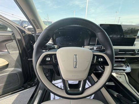 Used 2025 Lincoln Corsair FWD w/ Equipment Group 101A image 14