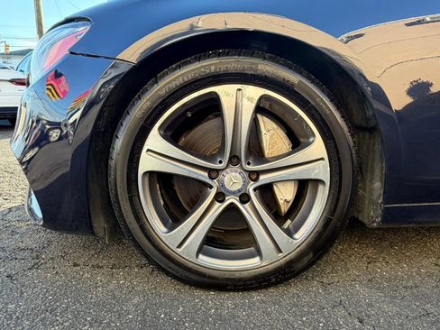 Used 2017 Mercedes-Benz E 300 4MATIC image 26
