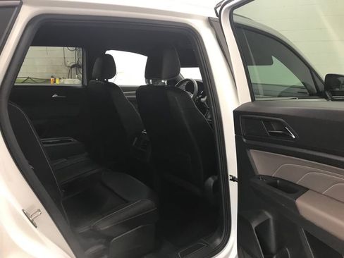 Used 2021 Volkswagen Atlas Cross Sport SE image 31