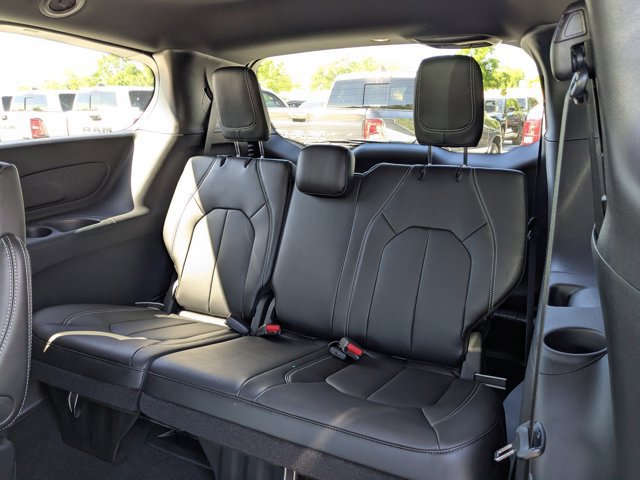 New 2026 Chrysler Pacifica Select FWD image 15