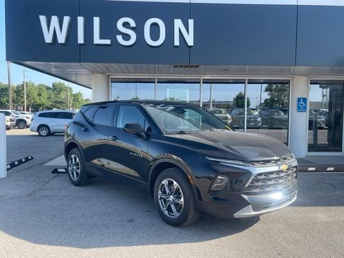Used 2023 Chevrolet Blazer LT AWD/4WD image 1