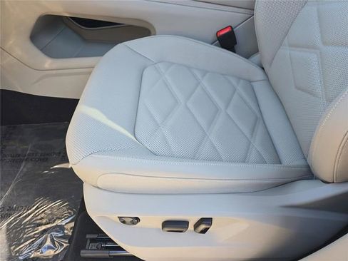 New 2026 Volkswagen Atlas SE image 16