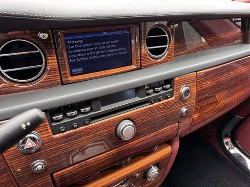 Used 2010 Rolls-Royce Phantom Drophead Coupe image 23