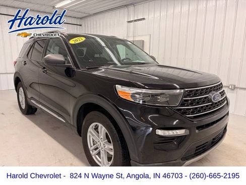 Used 2022 Ford Explorer XLT AWD/4WD image 1