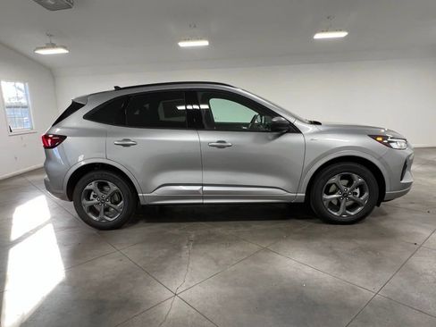Used 2024 Ford Escape ST-Line w/ Equipment Group 301A image 11